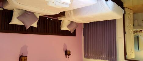 Superior Twin Room | Desk, rollaway beds, free WiFi