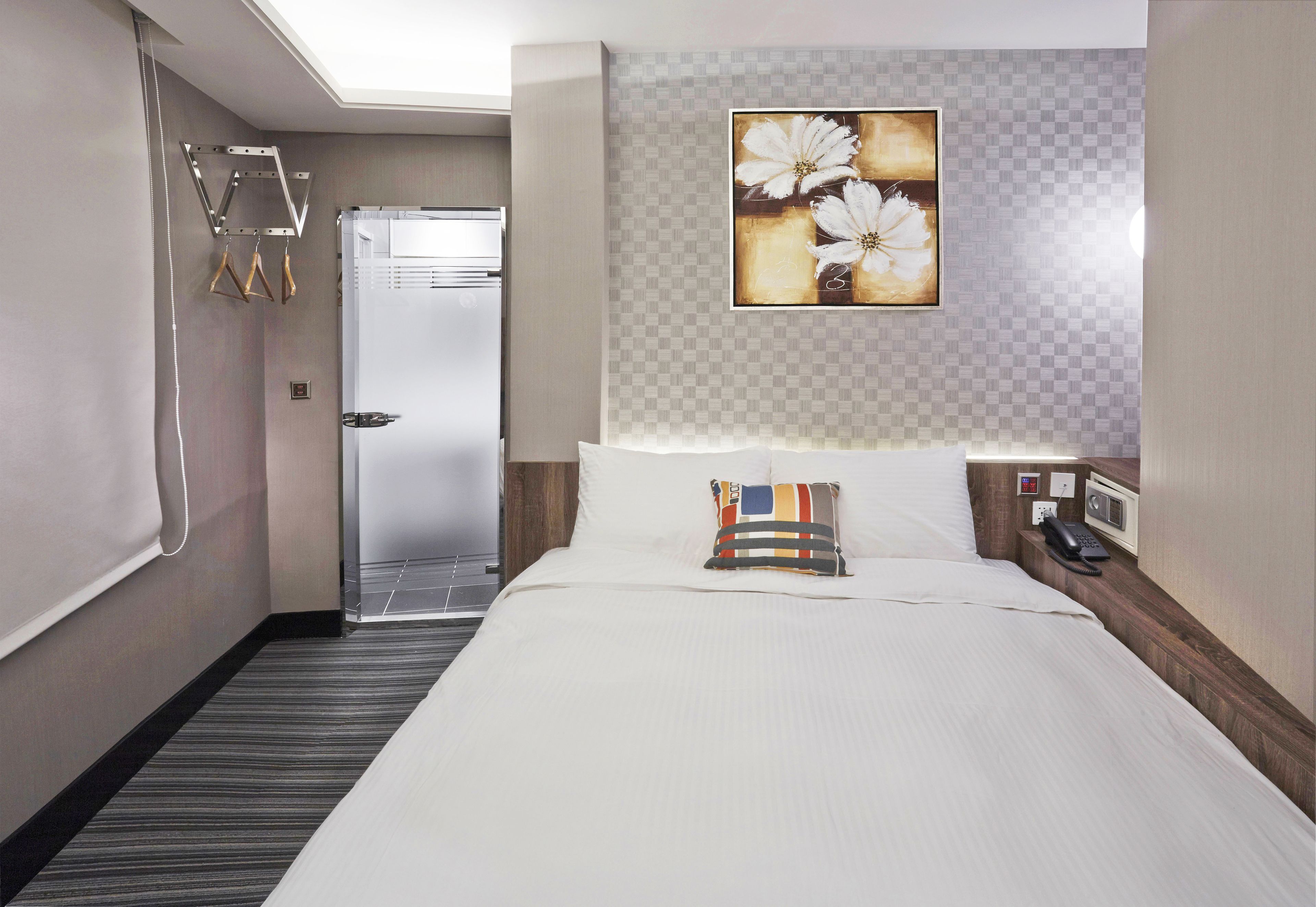 premium bedding, down duvets, pillow-top beds, in-room safe