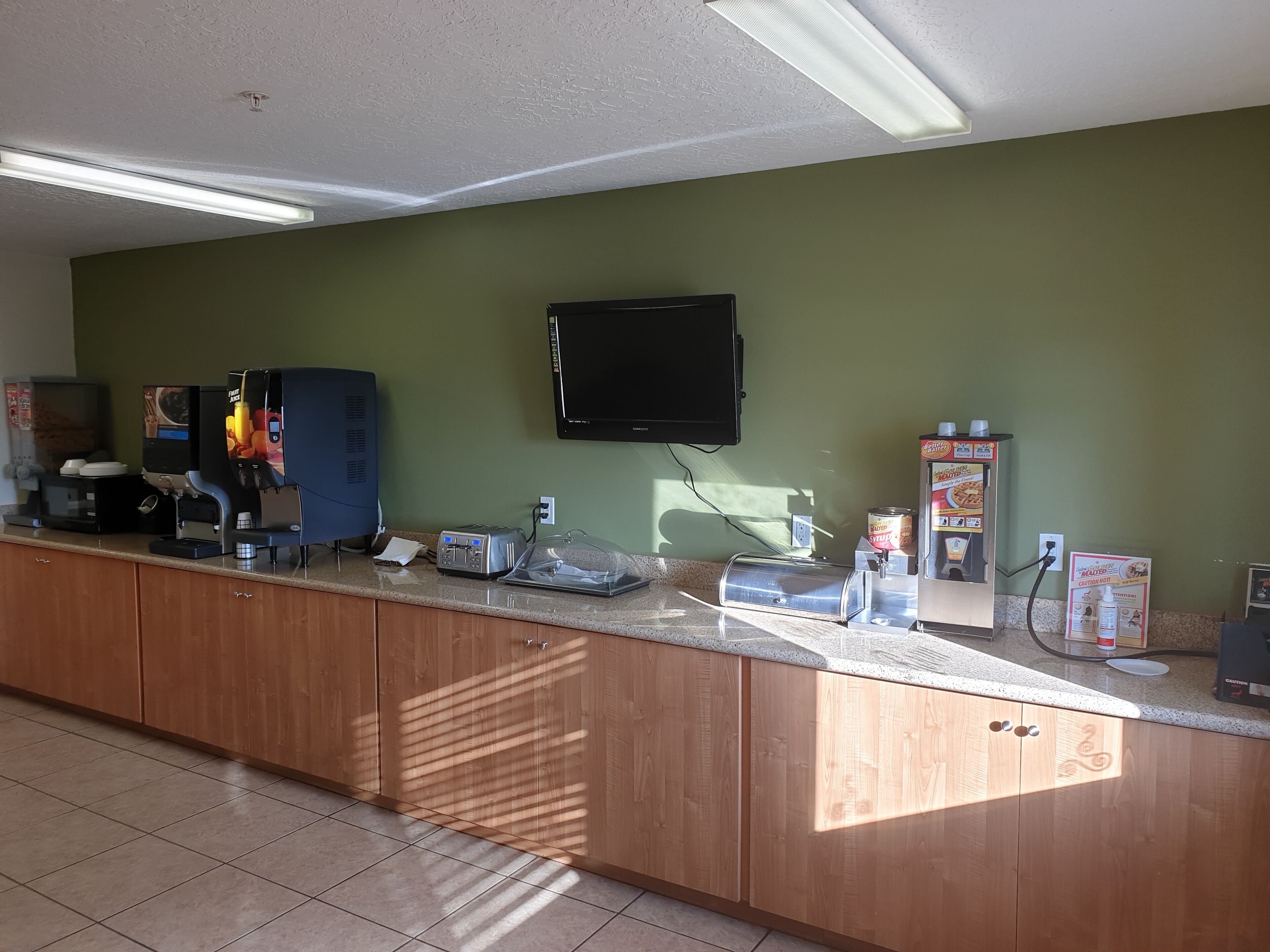 فطور أوروبي مجانًا يوميًا