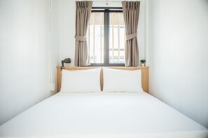 Blackout curtains, iron/ironing board, free WiFi - Mellow Fellow Hostel (Bangkok)