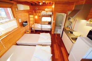 Family Quadruple Room | 1 bedroom, soundproofing, free WiFi