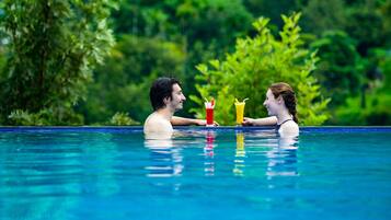 Outdoor pool, an infinity pool