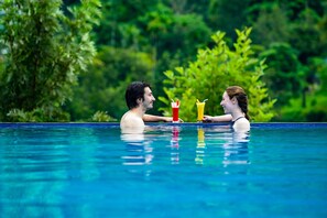 Außenpool, Infinity-Pool