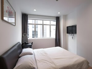 書桌、熨斗/熨衣板、免費無線上網