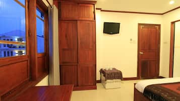 1 bedroom, in-room safe, desk, free WiFi