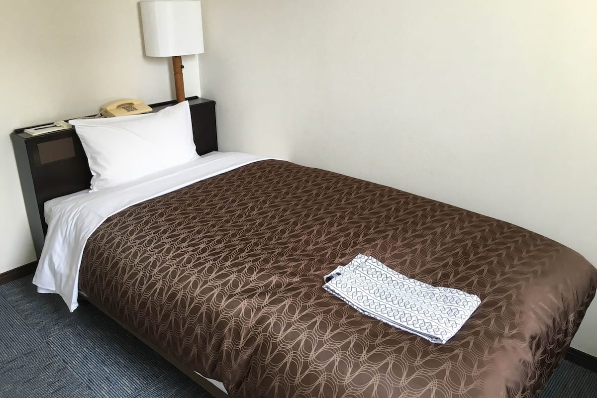 In-room safe, desk, free WiFi
