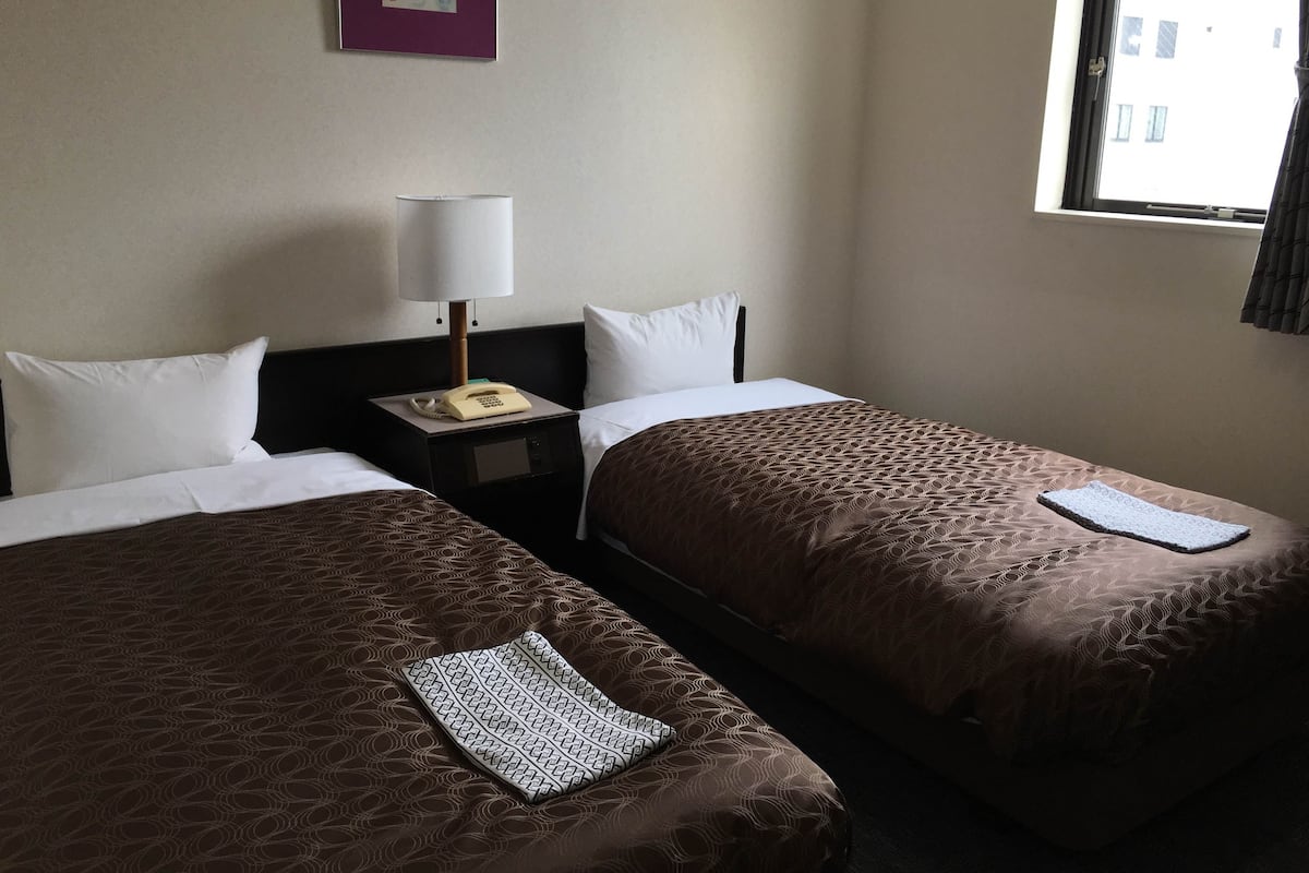 Twin Room | In-room safe, desk, free WiFi