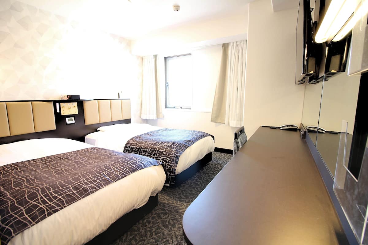 Desk, laptop workspace, iron/ironing board (on request), free WiFi