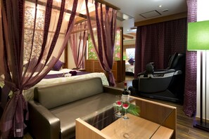 Suite | Individually decorated, individually furnished, free WiFi