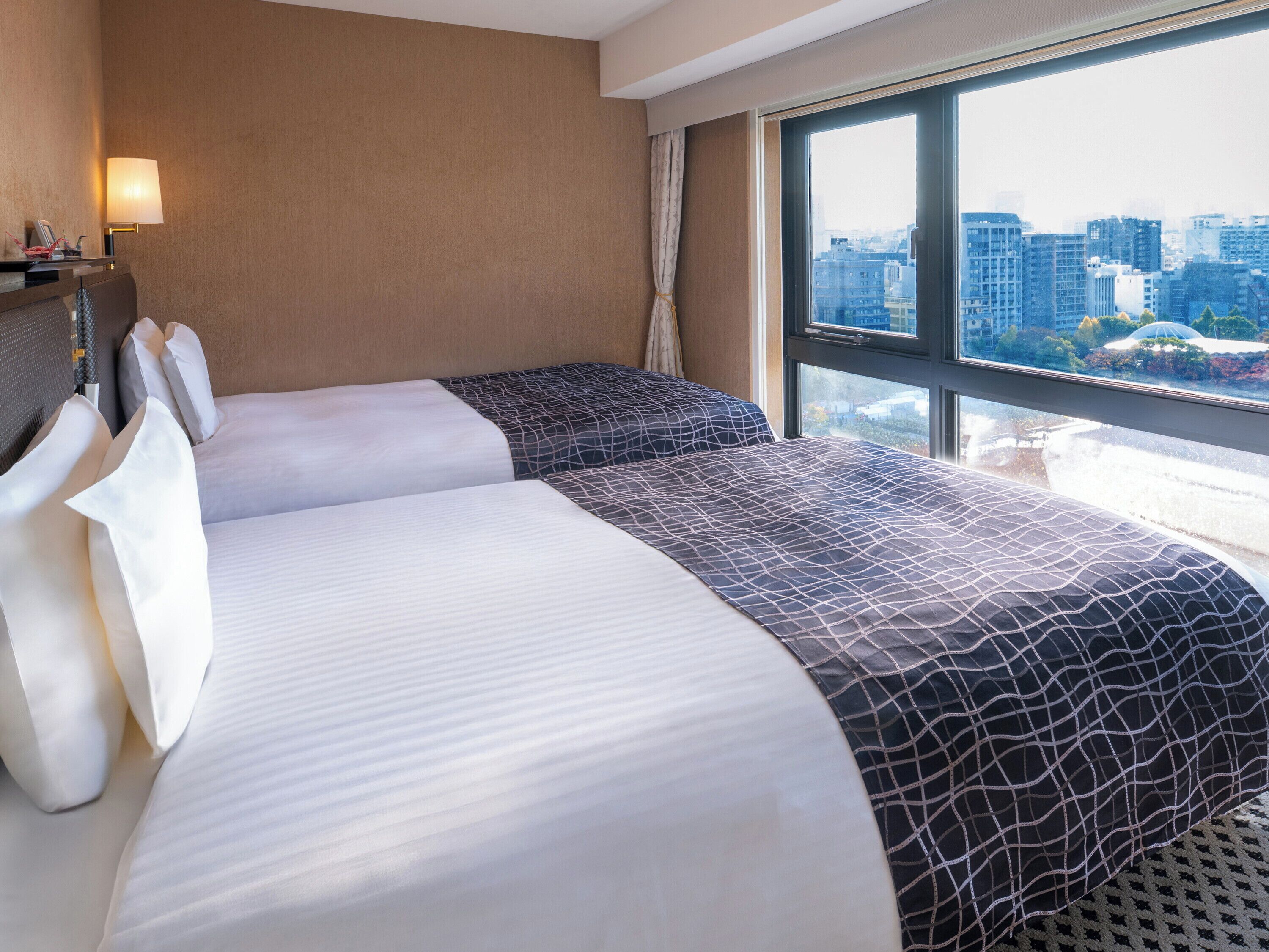 デラックス ツインルーム 2 ベッドルーム | 羽毛の掛け布団、デスク、ノートパソコン用作業スペース、防音設備