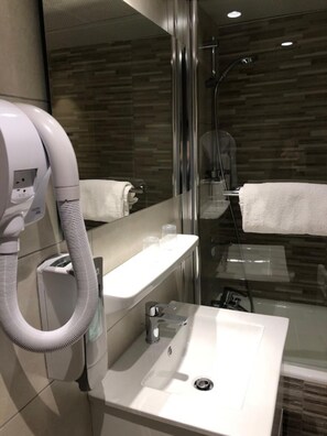 Set di cortesia gratuito, bidet, asciugamani