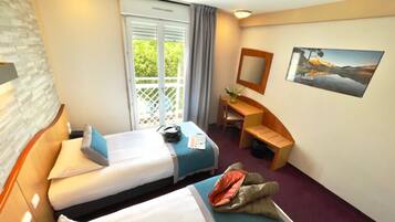 Ropa de cama de alta calidad y escritorio