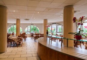 Daily buffet breakfast (EUR 10 per person)