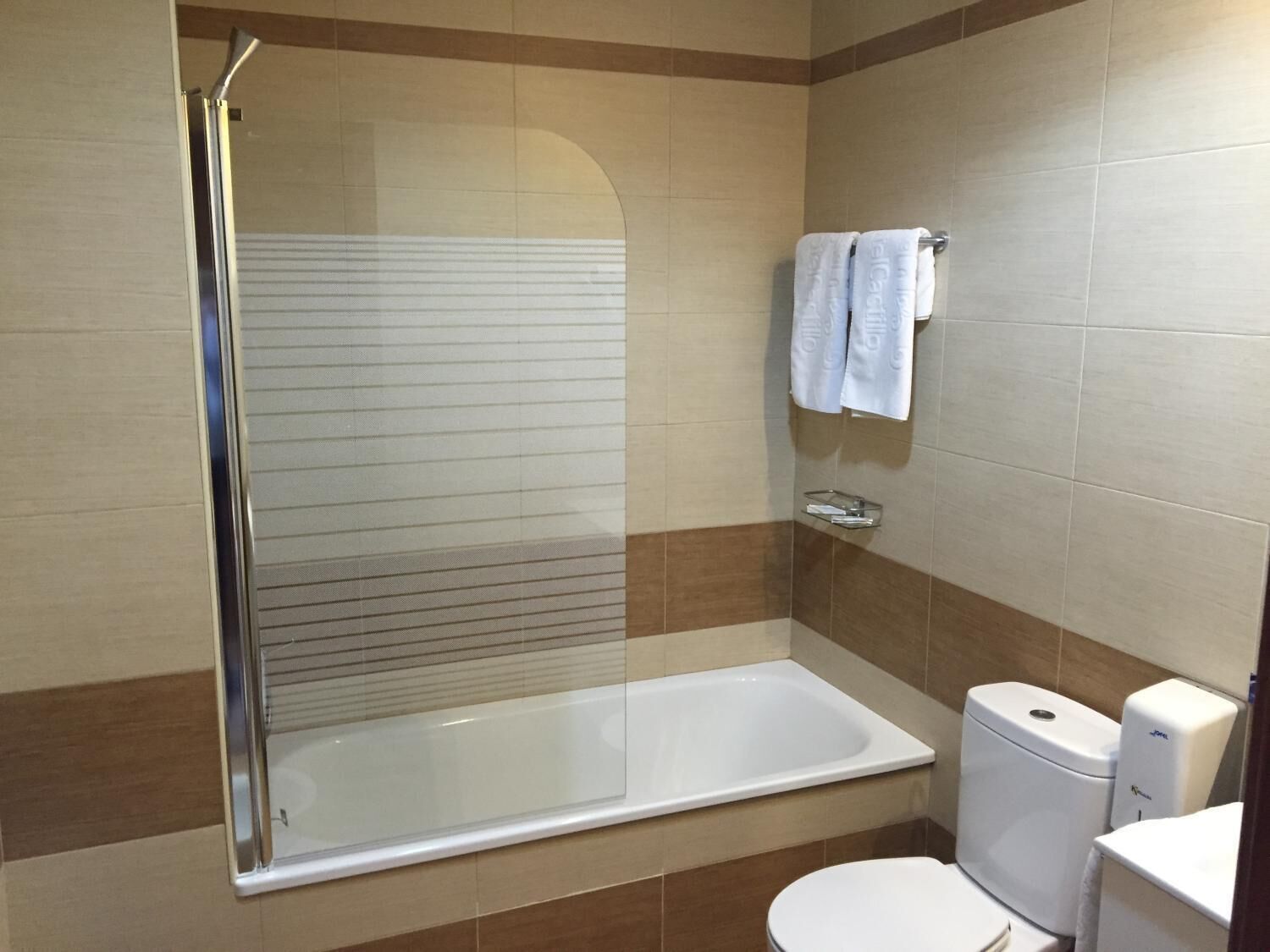 free toiletries, hair dryer