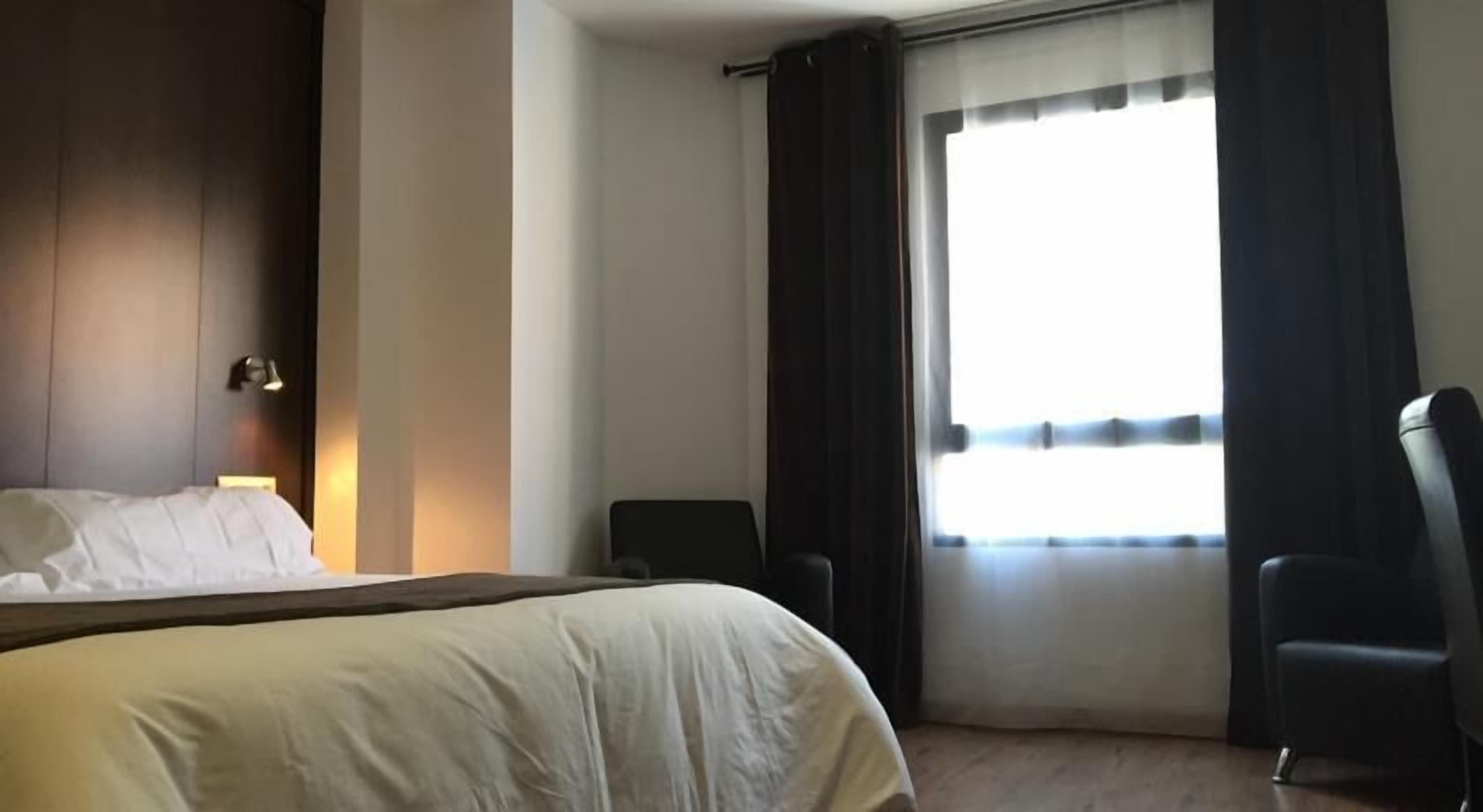 in-room safe, desk, blackout curtains, soundproofing