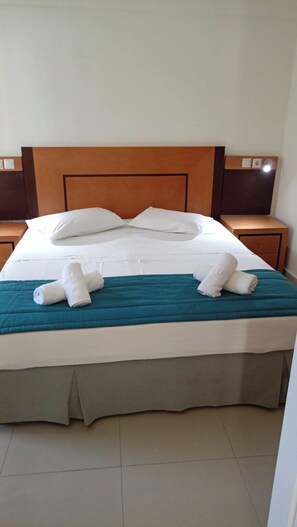 Studio | In-room safe, blackout curtains, soundproofing, free WiFi - Bristol Sea View Apartments (Kos)