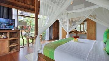 Valley Joglo on Ground Floor | Minibar, in-room safe, desk, blackout drapes