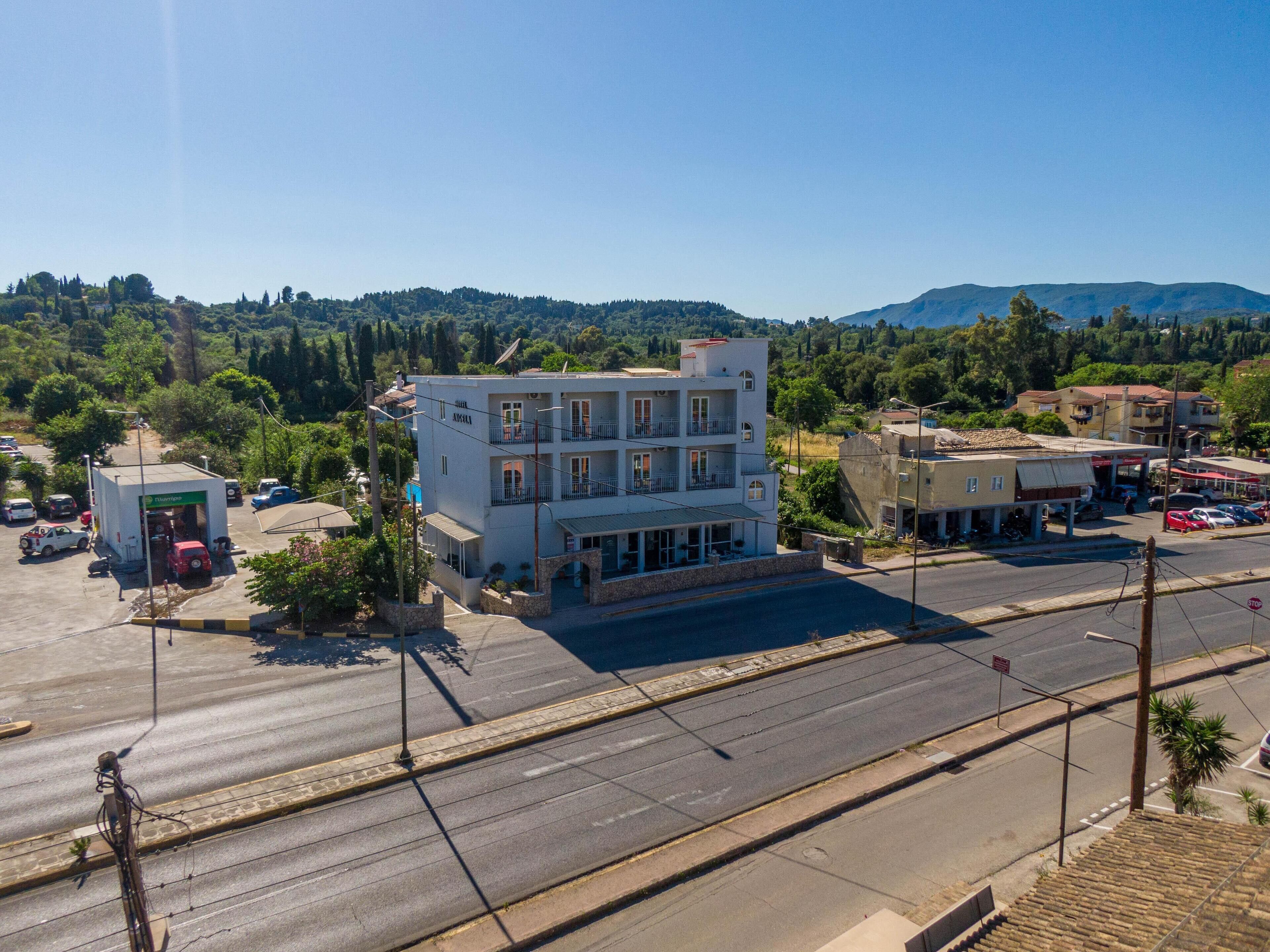 Premium bedding, in-room safe, soundproofing, free WiFi