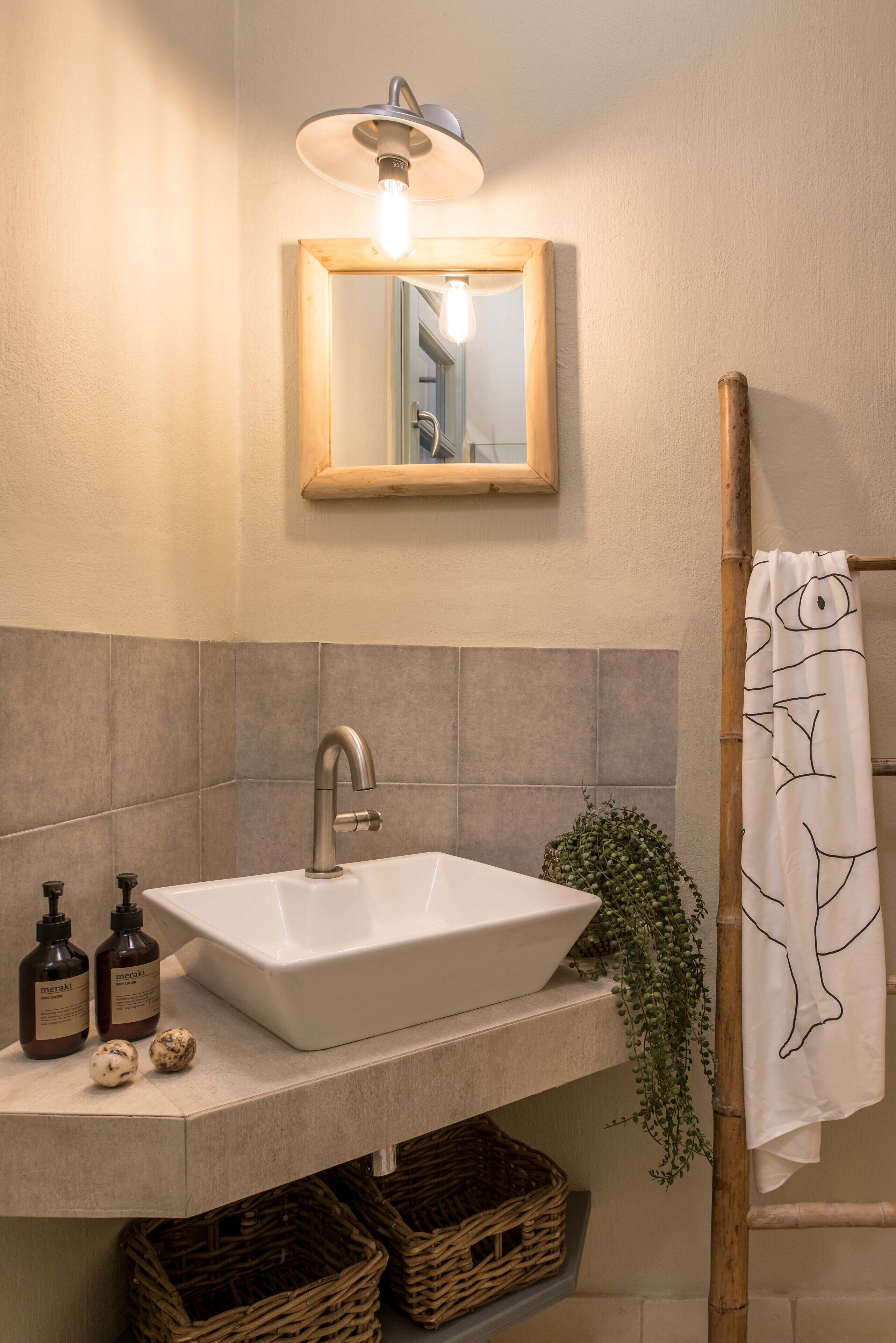 shower, free toiletries, hair dryer, bathrobes