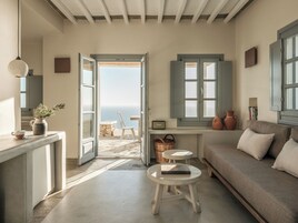 Suite, Sea View (Auriga) | Living area | IPod dock