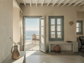 Suite, Sea View (Auriga) | Living area | IPod dock