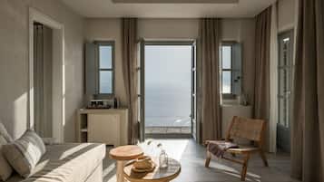 Suite, Oceanfront (Indus) | Área de sala de estar | Estación para iPod