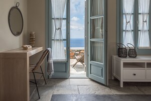 Suite, uitzicht op zee (Ursa Major) | Woonkamer | Een iPod-dock