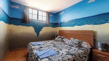 Twin kamer, gedeelde badkamer | Kameruitzicht