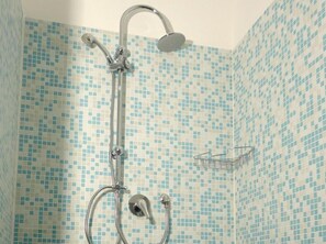 Standard Double Room | Bathroom shower - Pavia AffittaCamere (Pavia)