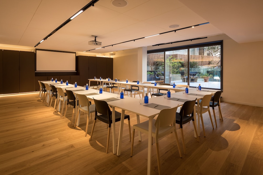 Hotel Ohla Eixample Barcelona by null