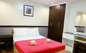 Executive Room, 1 Bedroom | Desk, bed sheets - Magayon Hotel (Legazpi)