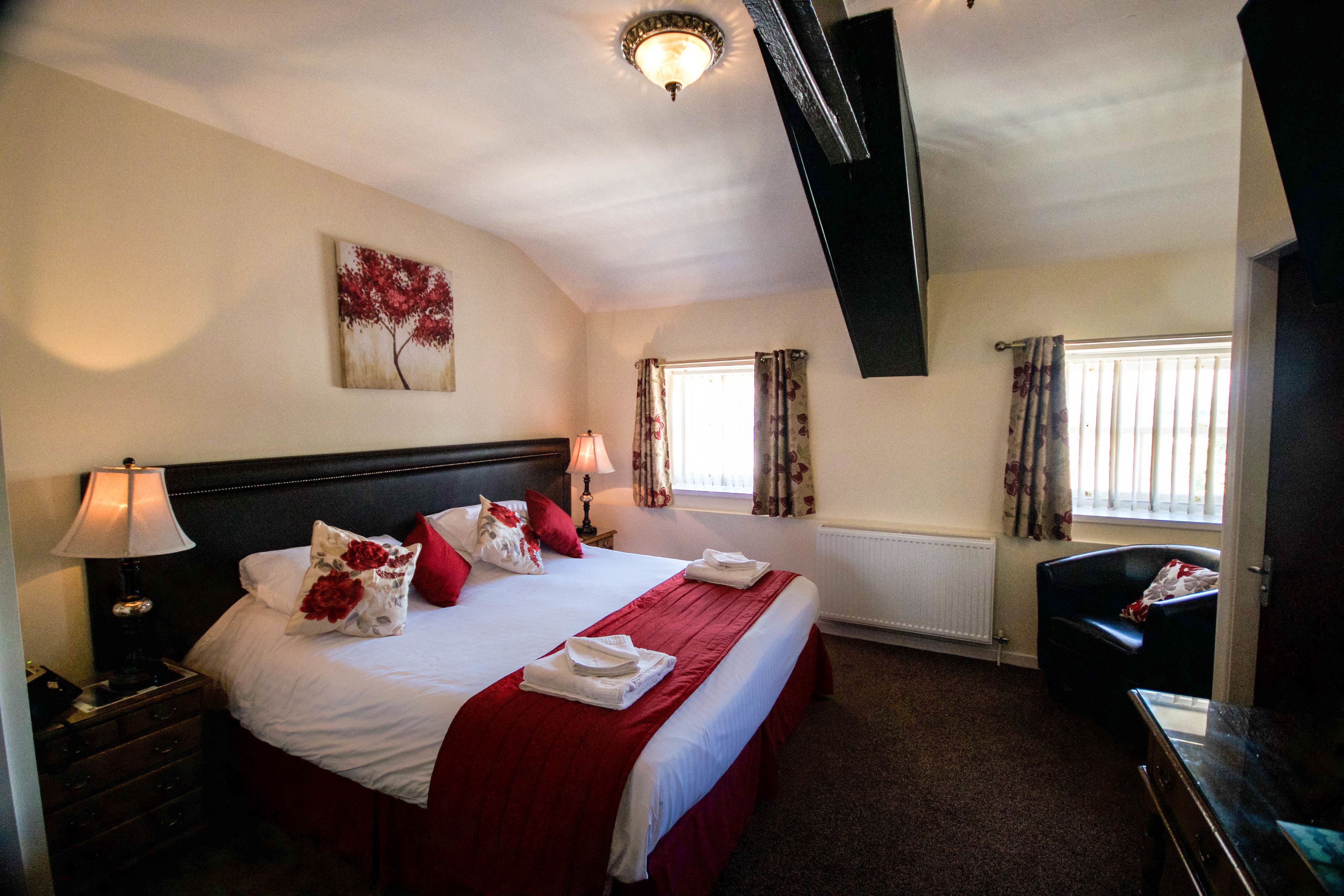 ty dre standard  queen room | premium bedding, desk, iron/ironing board, free wifi