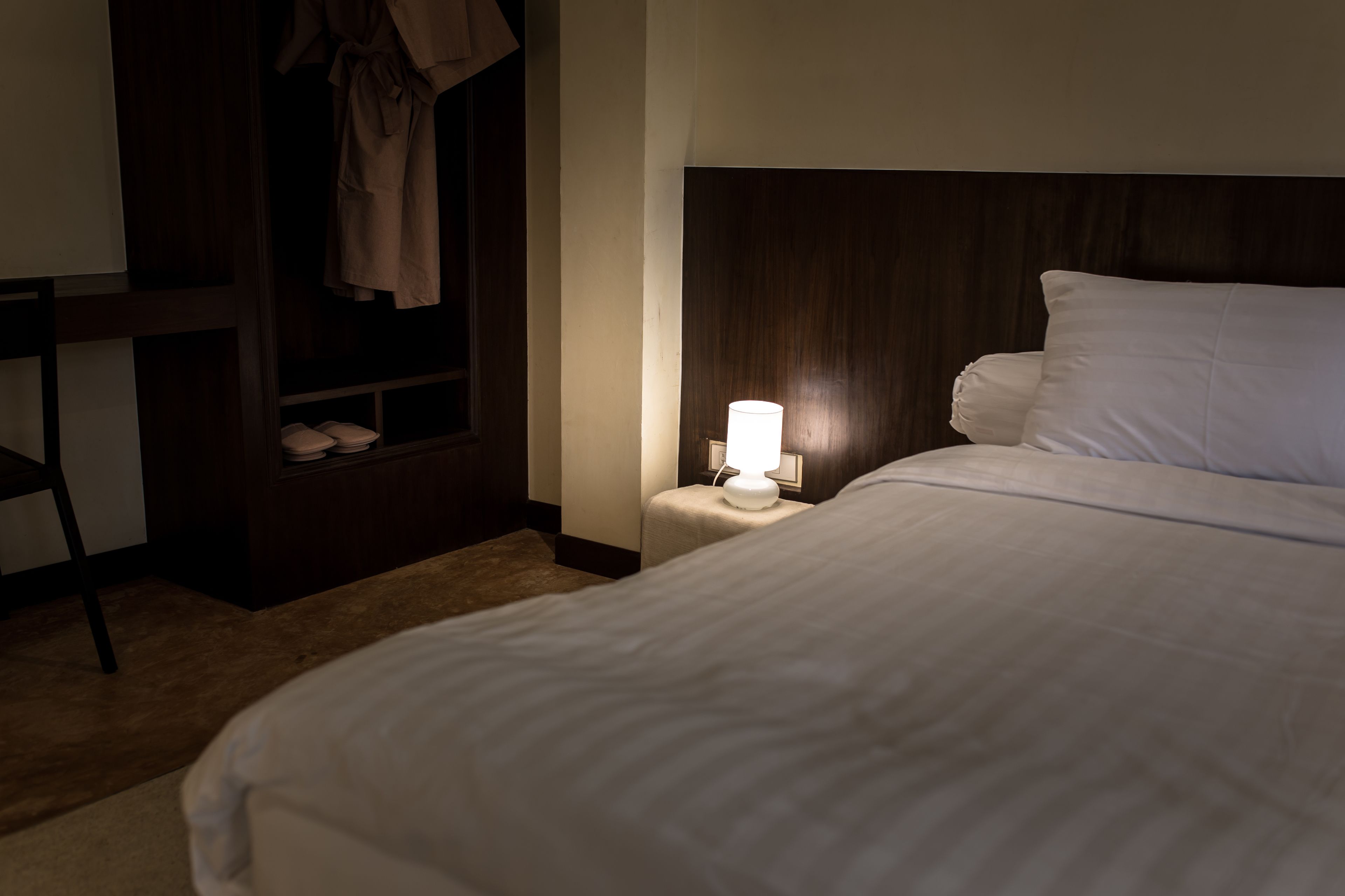 Bureau, lits pliants/supplémentaires, Wi-Fi gratuit, draps fournis