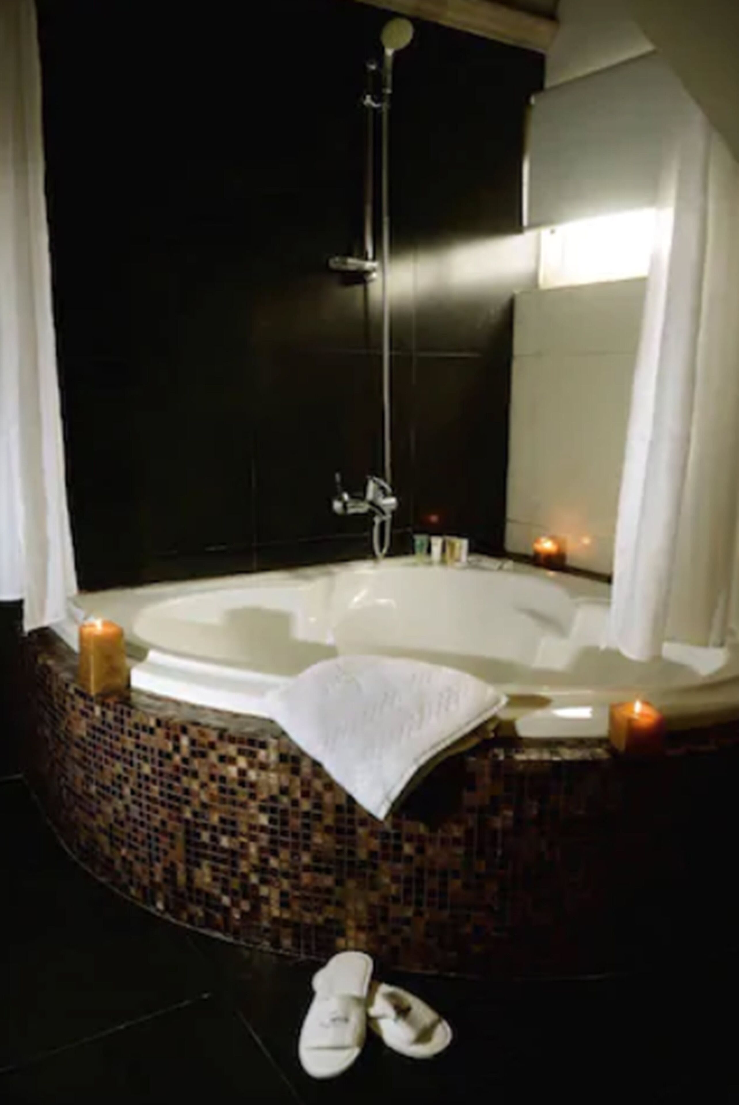 deep-soaking bathtub