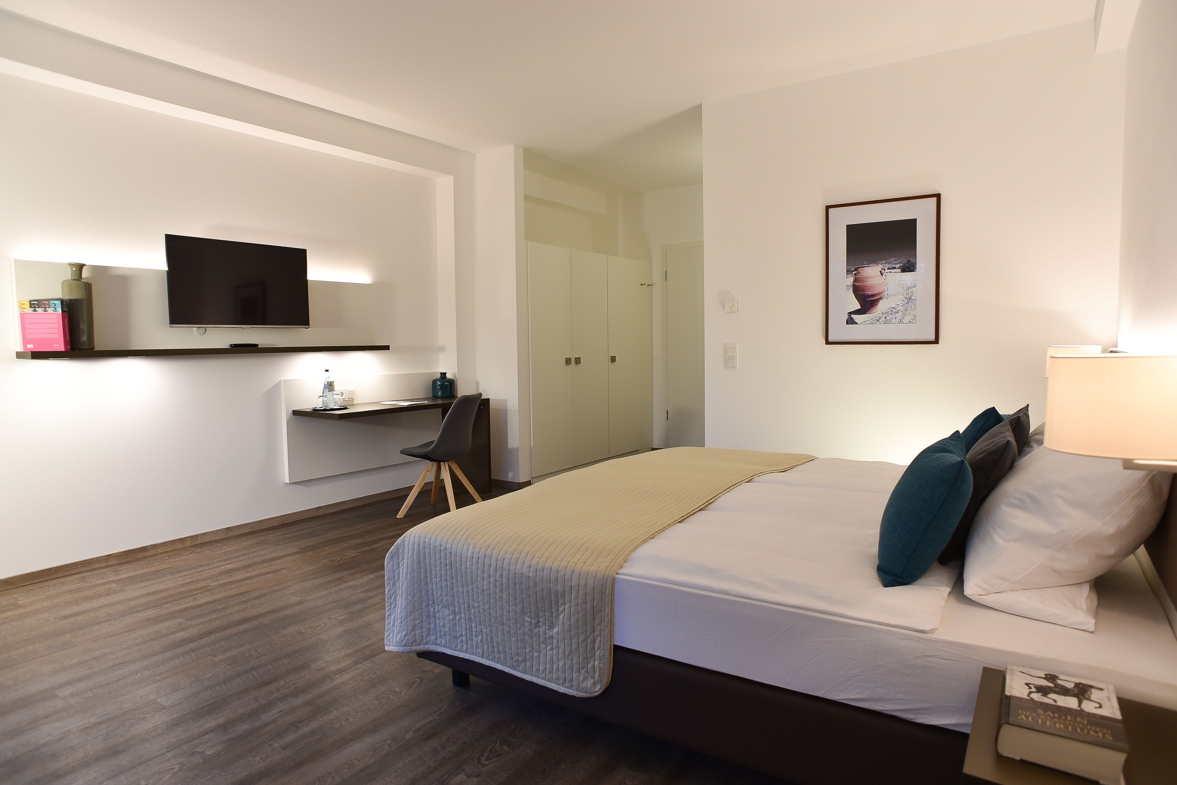 Dobbeltrom – standard | Skrivebord, blendingsgardiner, lydisolert og barnesenger