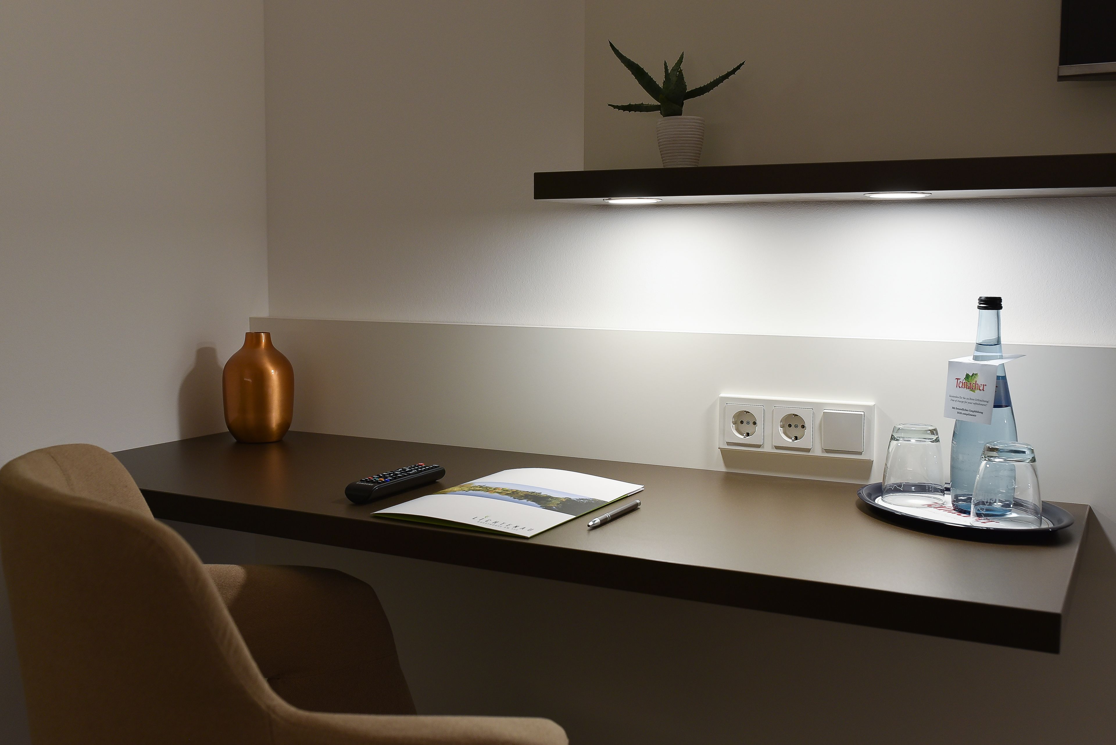 single room | room amenity