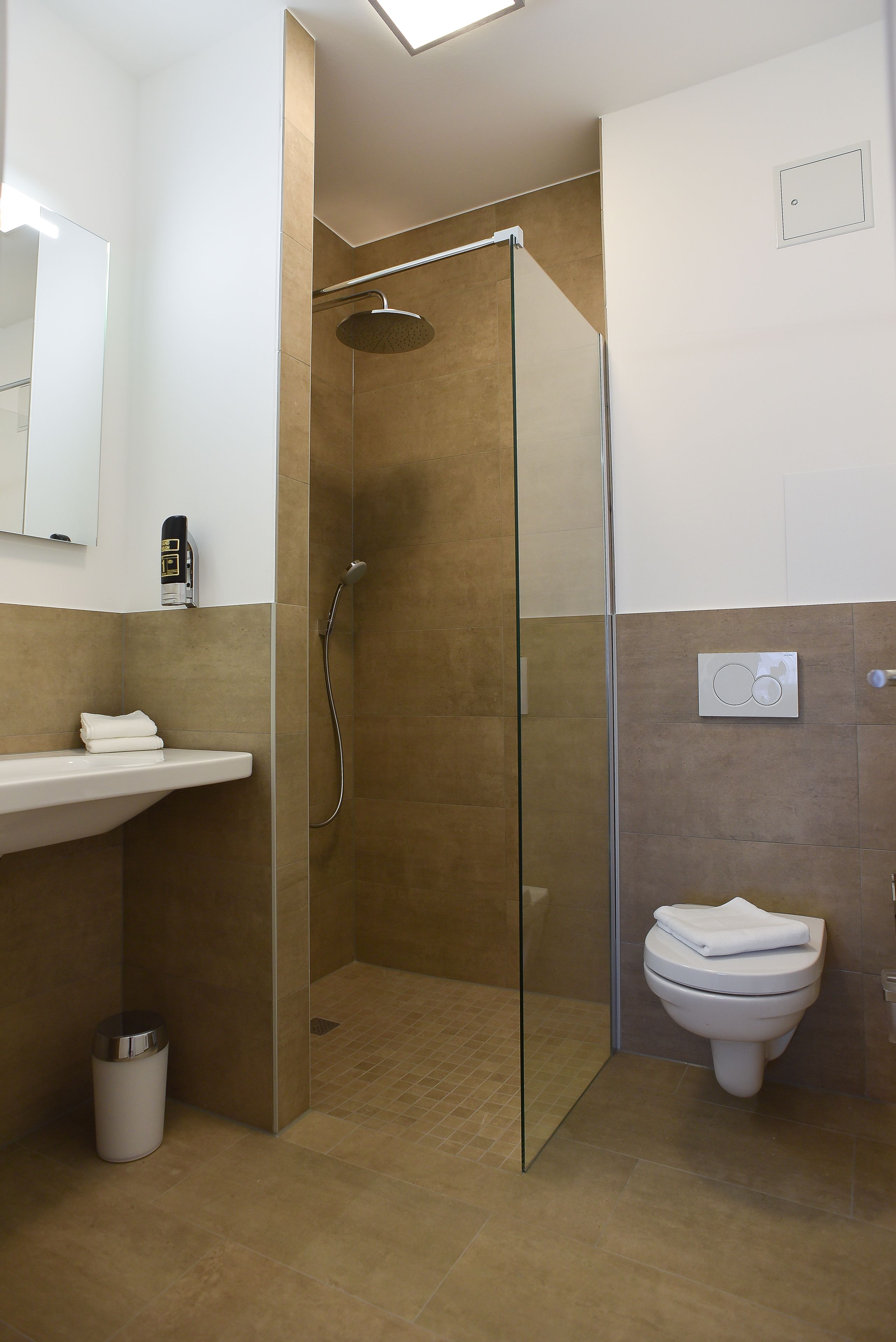 suite | bathroom | shower, rainfall showerhead, free toiletries, hair dryer