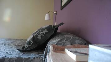 Chambre Double, baignoire à jets | Literie de qualité supérieure, bureau, rideaux occultants