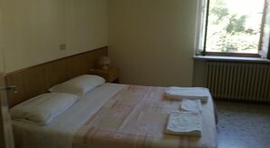 Doppelzimmer, Bergblick | Kostenlose Babybetten, Zustellbetten, kostenloses WLAN