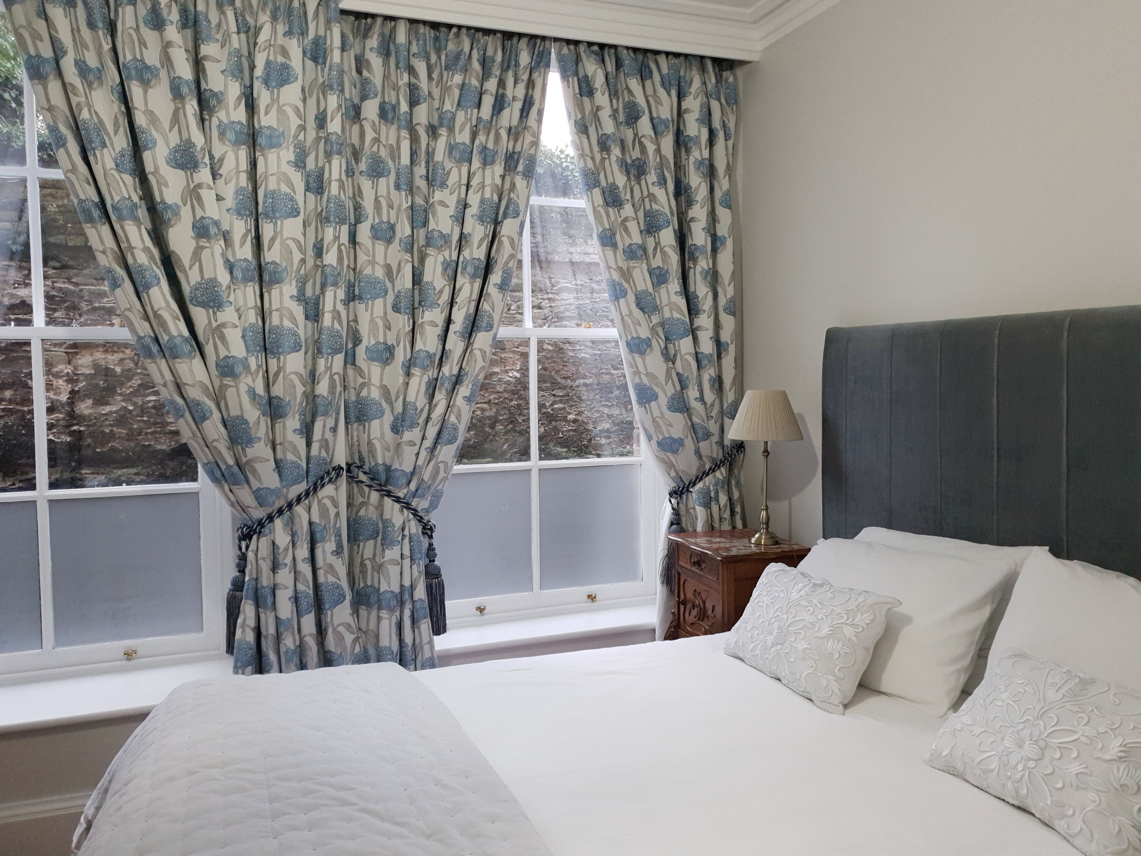 two bedroom luxury apartment - the deanery - (adjacent to hotel less than 15metres) | premium bedding, iron/ironing board, free wifi, bed sheets