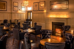 2 bares o lounges, bar de champaña