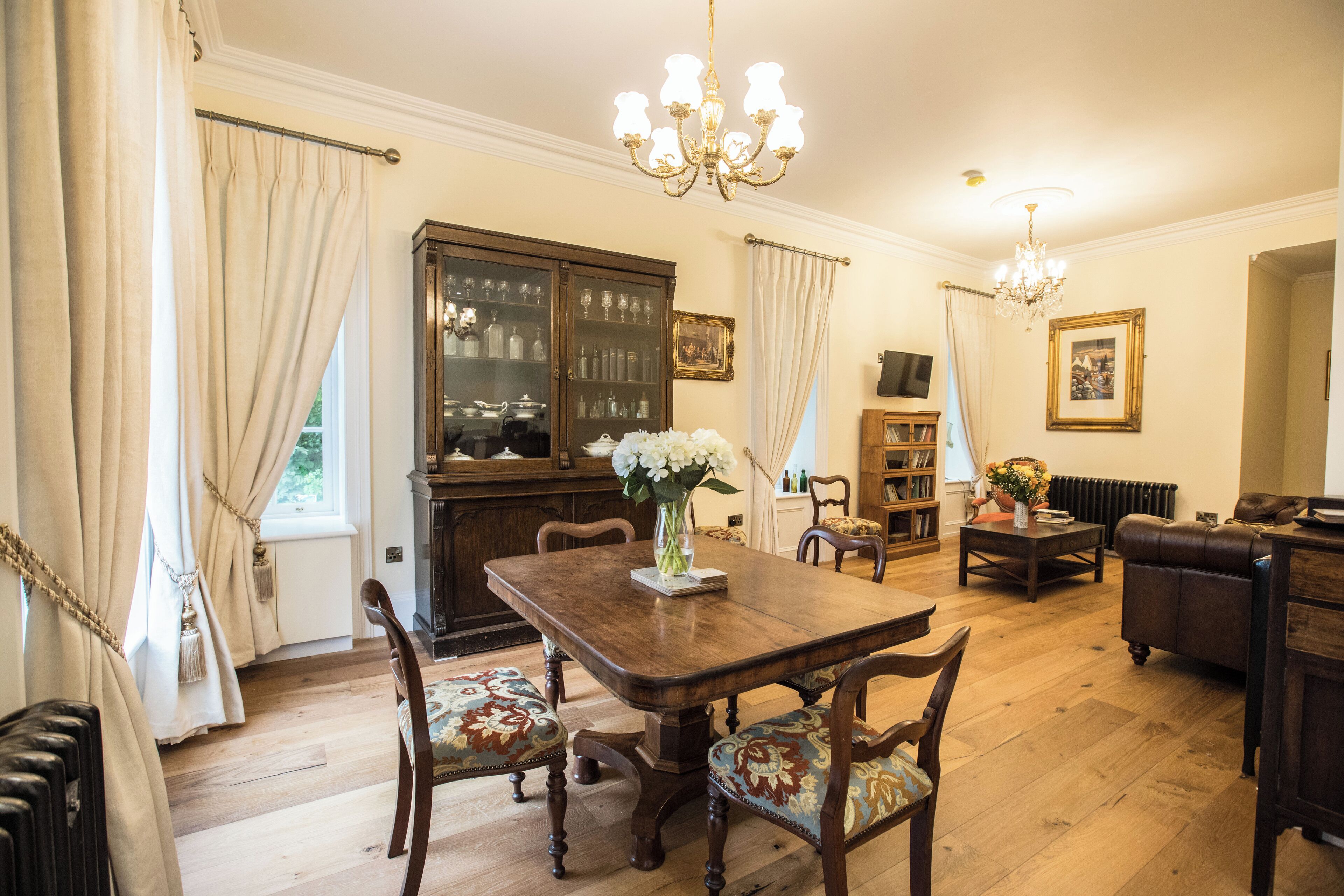 Two Bedroom Luxury Apartment  - King & Twin  - (Adjacent to hotel less than 15 metres) | Living area | 45-inch Smart TV with cable channels