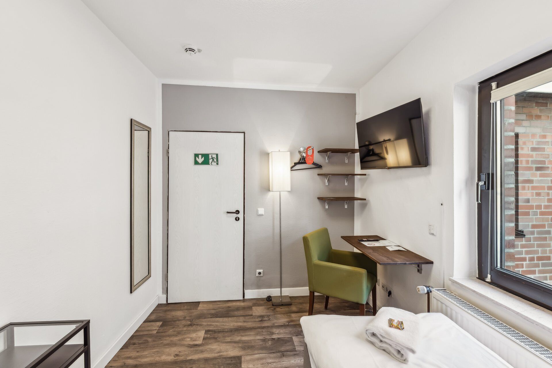 In-room safe, desk, free WiFi