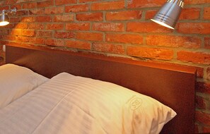 1 Schlafzimmer, hochwertige Bettwaren, Zimmersafe, Bügeleisen/Bügelbrett