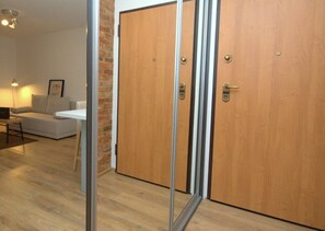 Apartment, 1 Schlafzimmer, Terrasse (Moraine Hill) | Wohnbereich