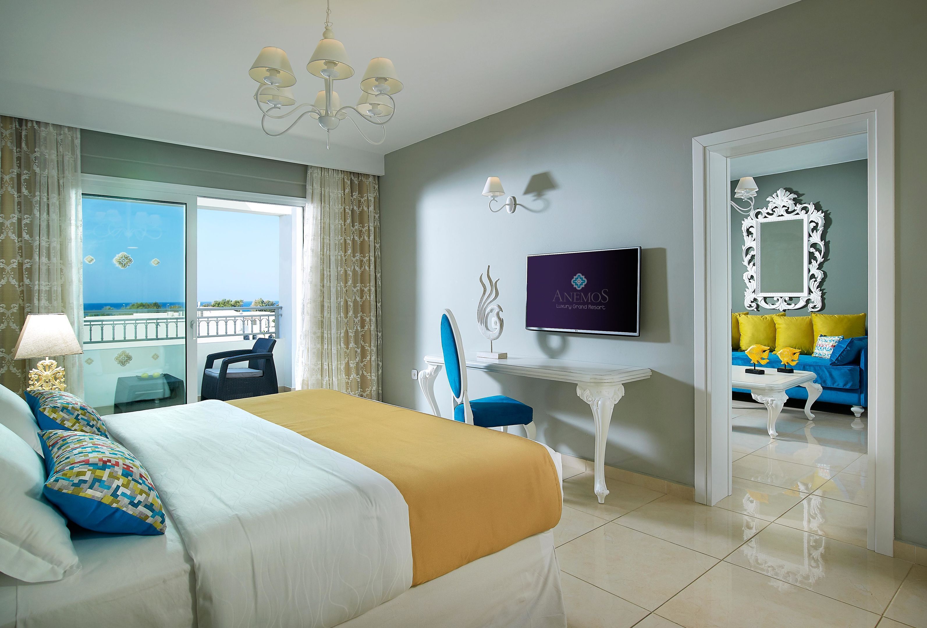 Minibar, in-room safe, individually decorated, individually furnished