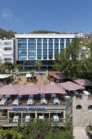 Relax in style at GÖVERTE RESTORAN, where a covered outdoor seating area invites you to unwind with a view.