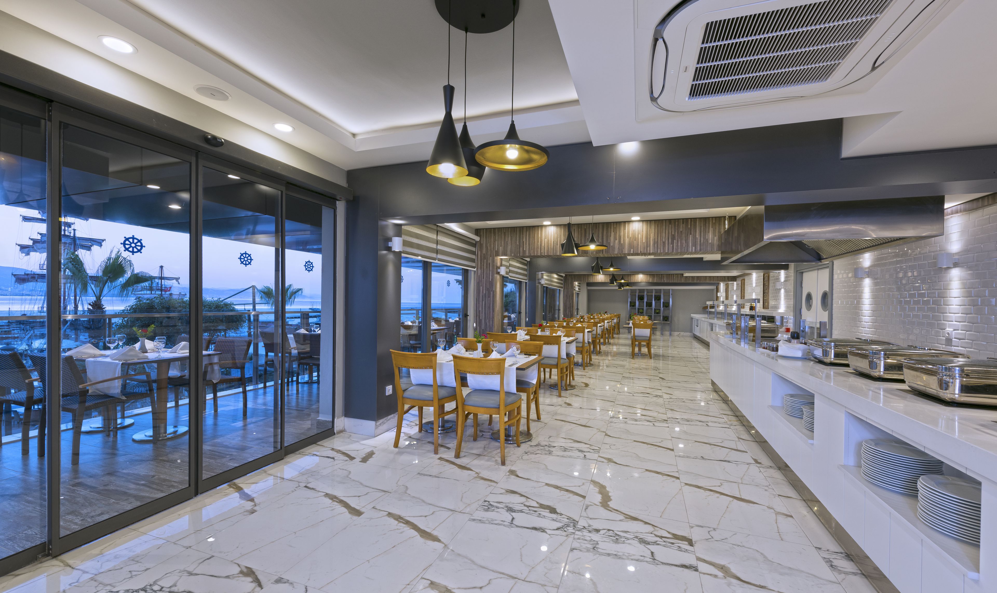 daily buffet breakfast for a fee