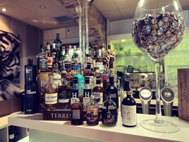 Café da manhã, almoço e jantar; culinária francesa 