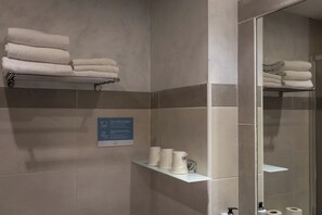 Dreibettzimmer | Badezimmer